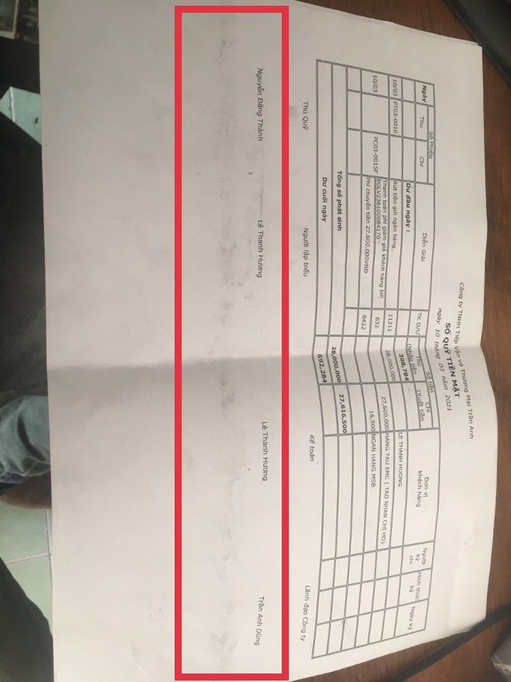 85A in bi mot vet lem tren trang giay